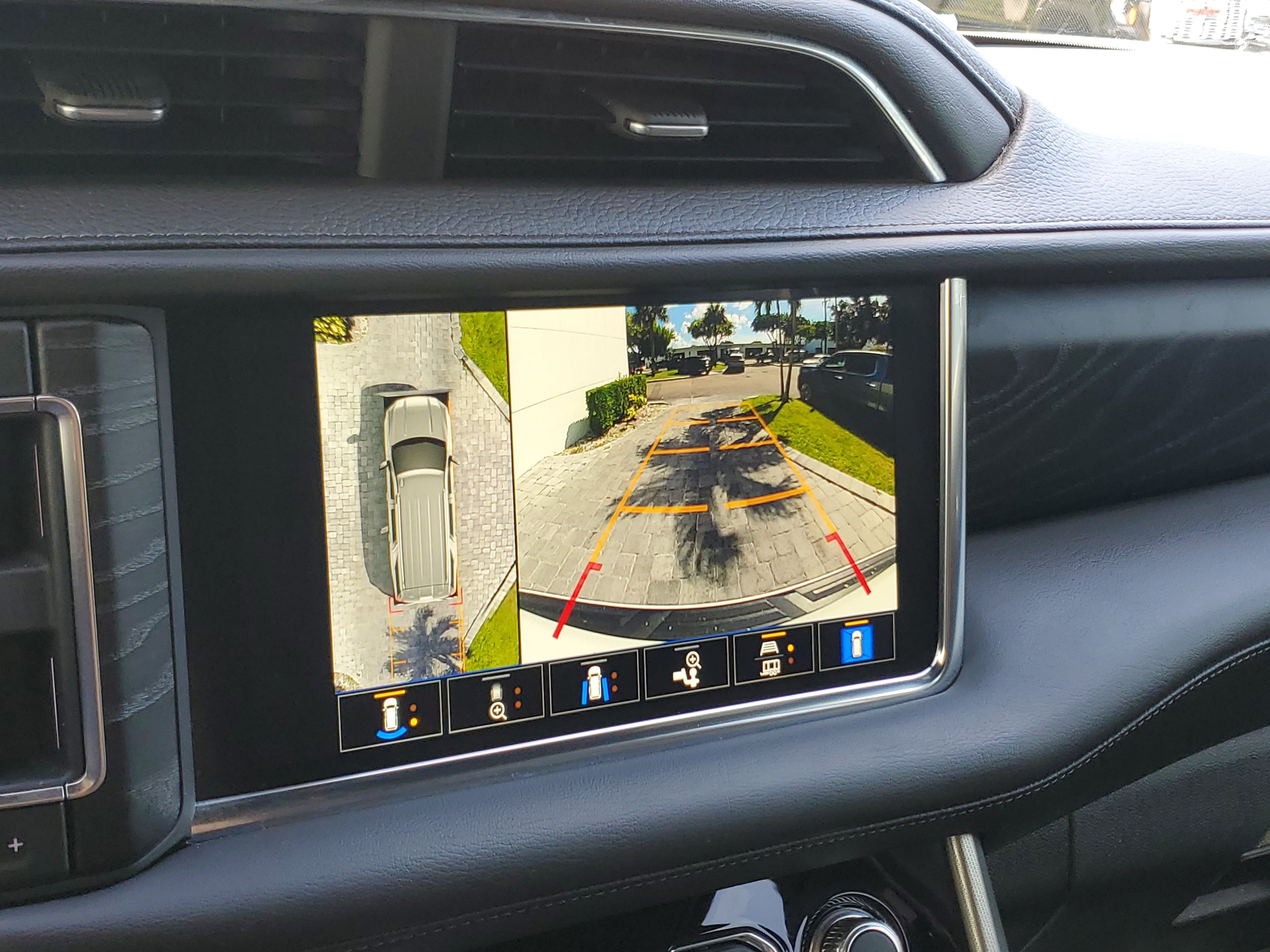 Used 2022 GMC Yukon XL Denali RWD image 29