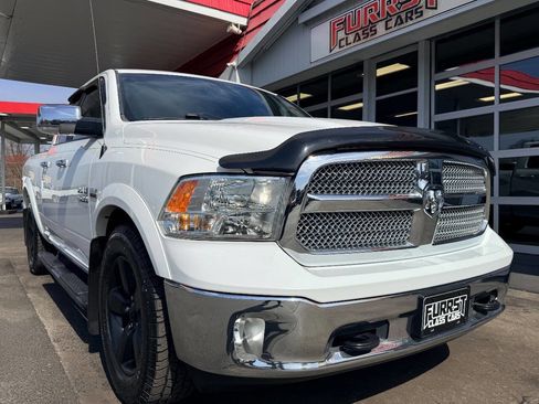 Used 2018 RAM 1500 SLT image 17