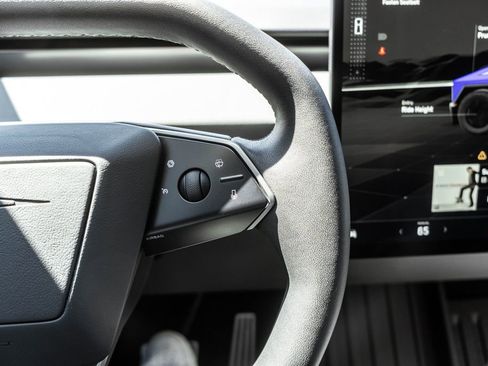 Used 2025 Tesla Cybertruck AWD Crew Cab image 22