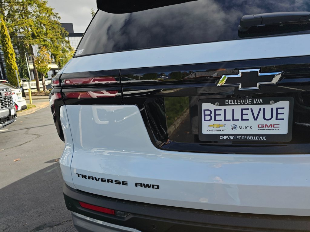 New 2027 Chevrolet Traverse Z71 w/ Driver Confidence Package AWD/4WD image 16