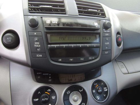 Used 2007 Toyota RAV4 Limited FWD image 19