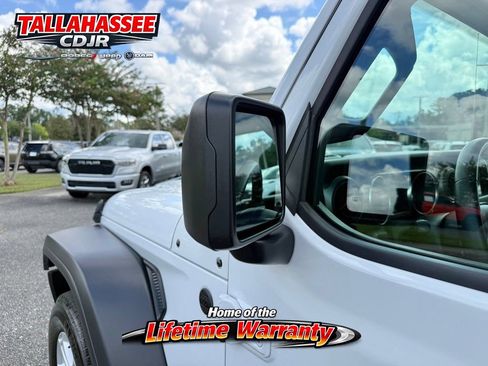Used 2022 Jeep Wrangler Sport AWD/4WD image 11