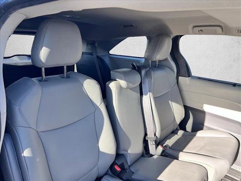 Certified 2021 Toyota Sienna XLE image 21