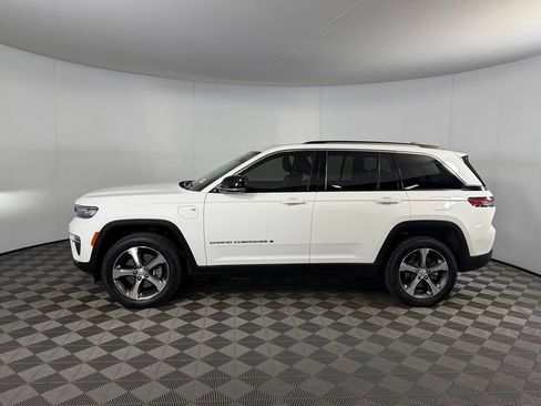 Used 2023 Jeep Grand Cherokee 4WD 4xe w/ Luxury Tech Group II image 11