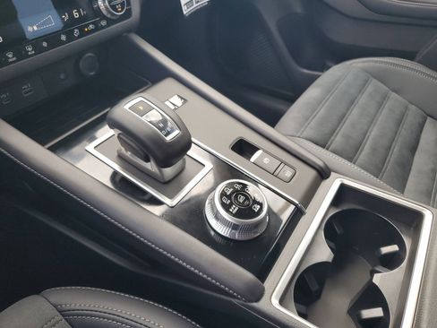 New 2025 Mitsubishi Outlander SE image 19