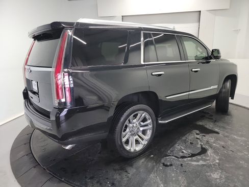 Used 2019 Cadillac Escalade Luxury w/ LPO, Radiant Package image 9