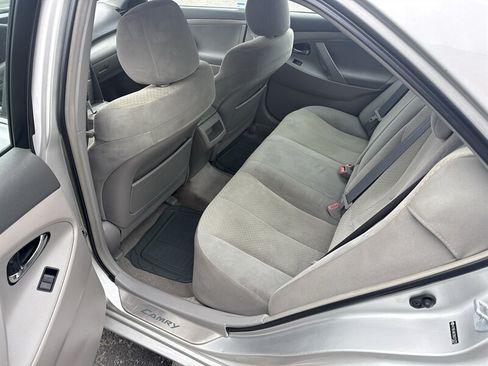 Used 2009 Toyota Camry LE FWD image 30