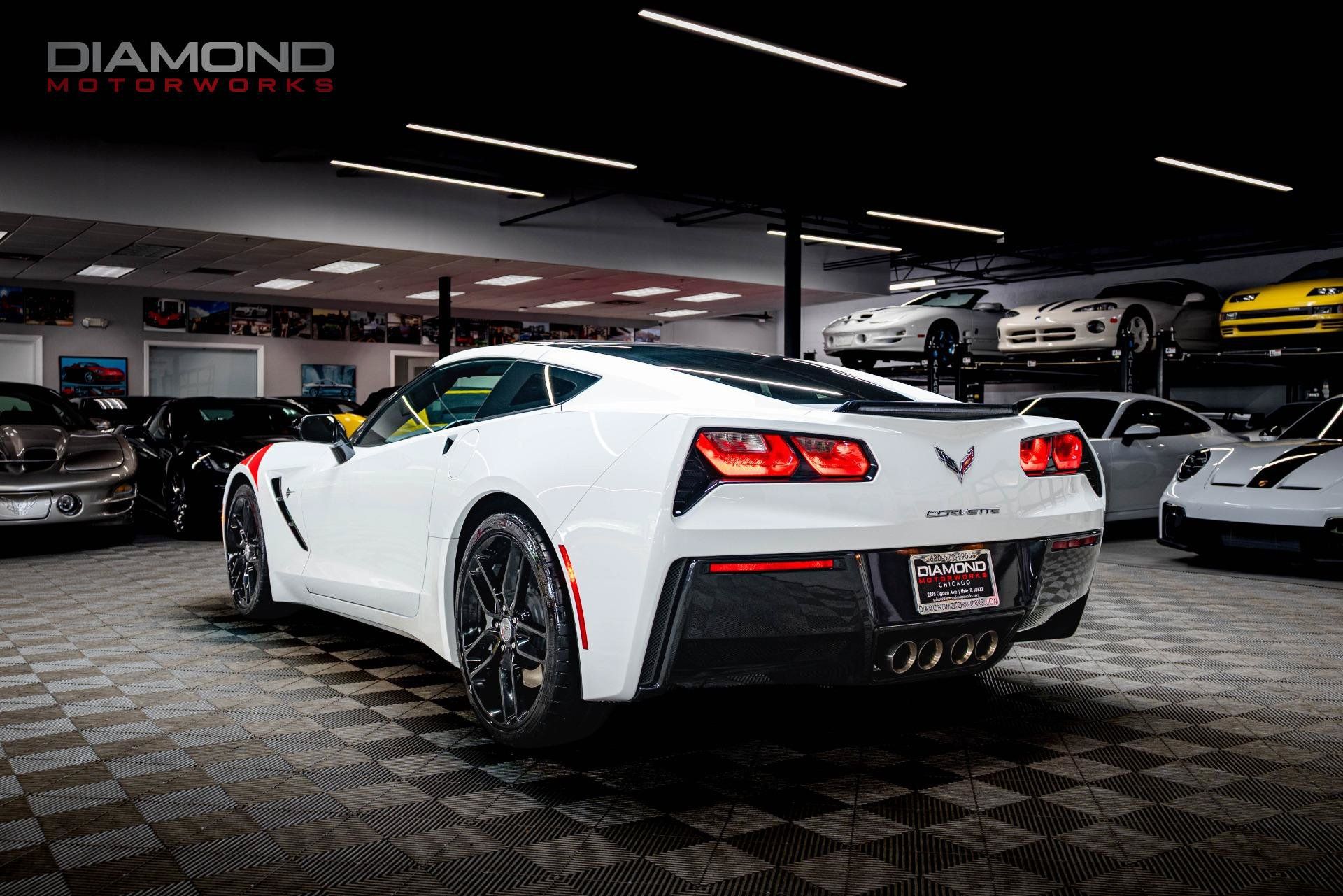 Used 2019 Chevrolet Corvette Stingray Coupe w/ 1LT RWD image 2