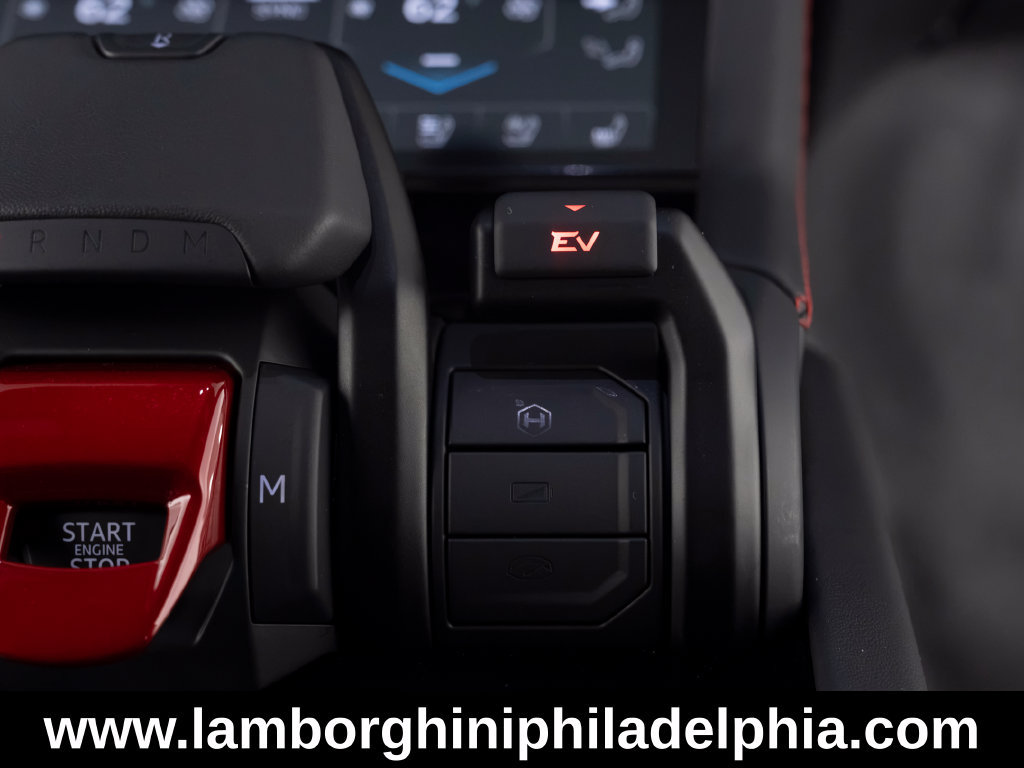 Used 2026 Lamborghini Urus SE AWD/4WD image 26