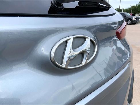 Used 2021 Hyundai Kona SEL w/ Cargo Package FWD image 10