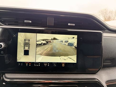 Used 2024 GMC Sierra 1500 AT4 w/ Technology Package image 36