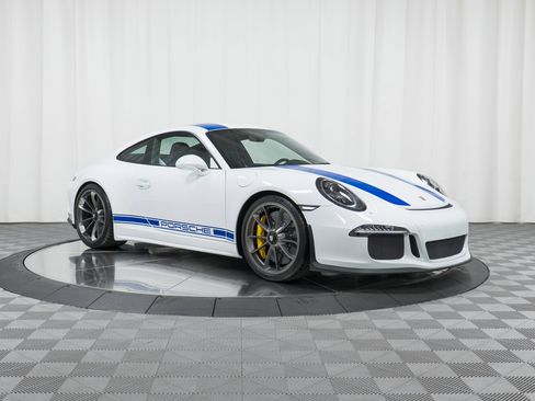 Used 2016 Porsche 911 R RWD image 9