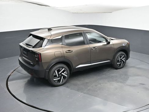 New 2026 Nissan Kicks SV w/ Charging Package image 37