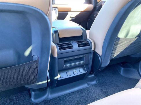 Used 2025 Land Rover Defender 110 X-Dynamic SE image 35