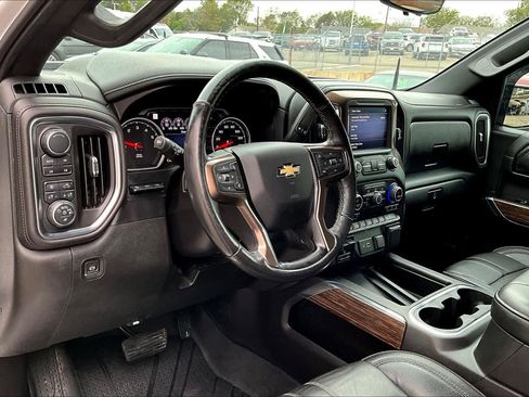 Used 2019 Chevrolet Silverado 1500 High Country w/ Technology Package image 17