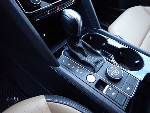 Used 2023 Volkswagen Atlas Cross Sport SE image 24