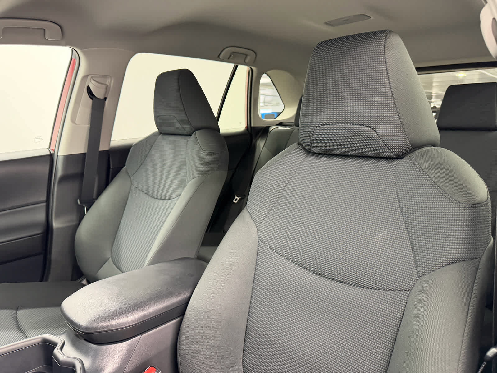 Used 2025 Toyota RAV4 LE AWD/4WD image 21