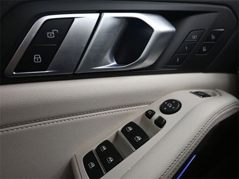 Used 2019 BMW X5 xDrive40i w/ Luxury Seating Package image 32