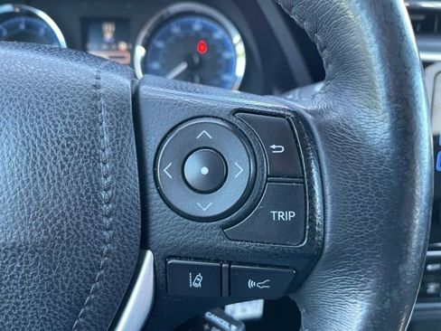 Used 2017 Toyota Corolla SE w/ Carpet Mat Package (TMS) FWD image 19
