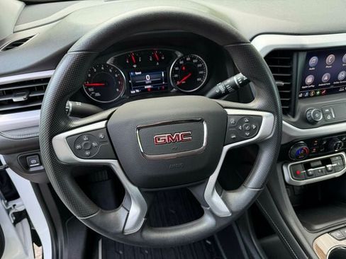 Used 2023 GMC Acadia SLE w/ Driver Convenience Package FWD image 29