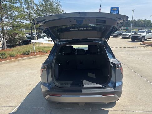 New 2026 Chevrolet Equinox LT w/ Safety and Technology Package FWD image 13