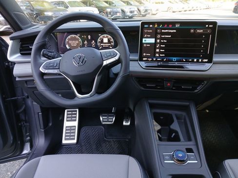 New 2026 Volkswagen Tiguan SE R-Line AWD/4WD image 13