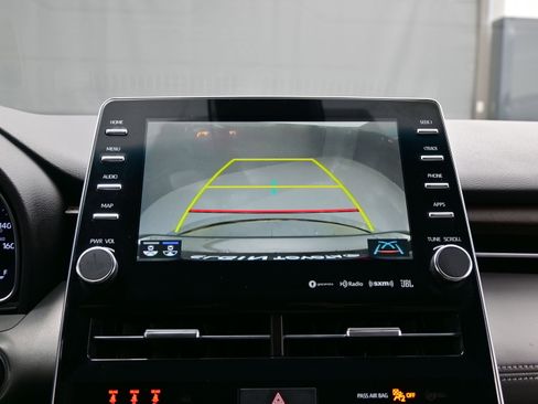 Used 2019 Toyota Avalon Limited image 19