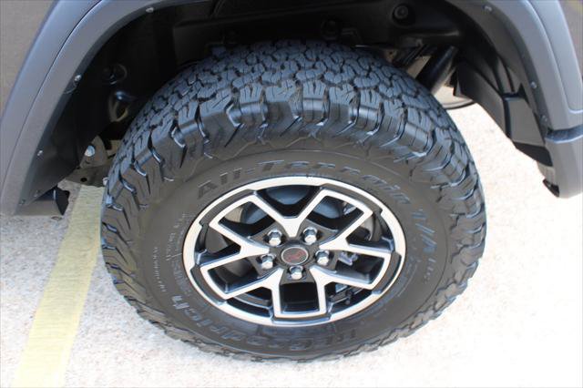 Certified 2025 Jeep Wrangler Rubicon w/ Convenience Group AWD/4WD image 16