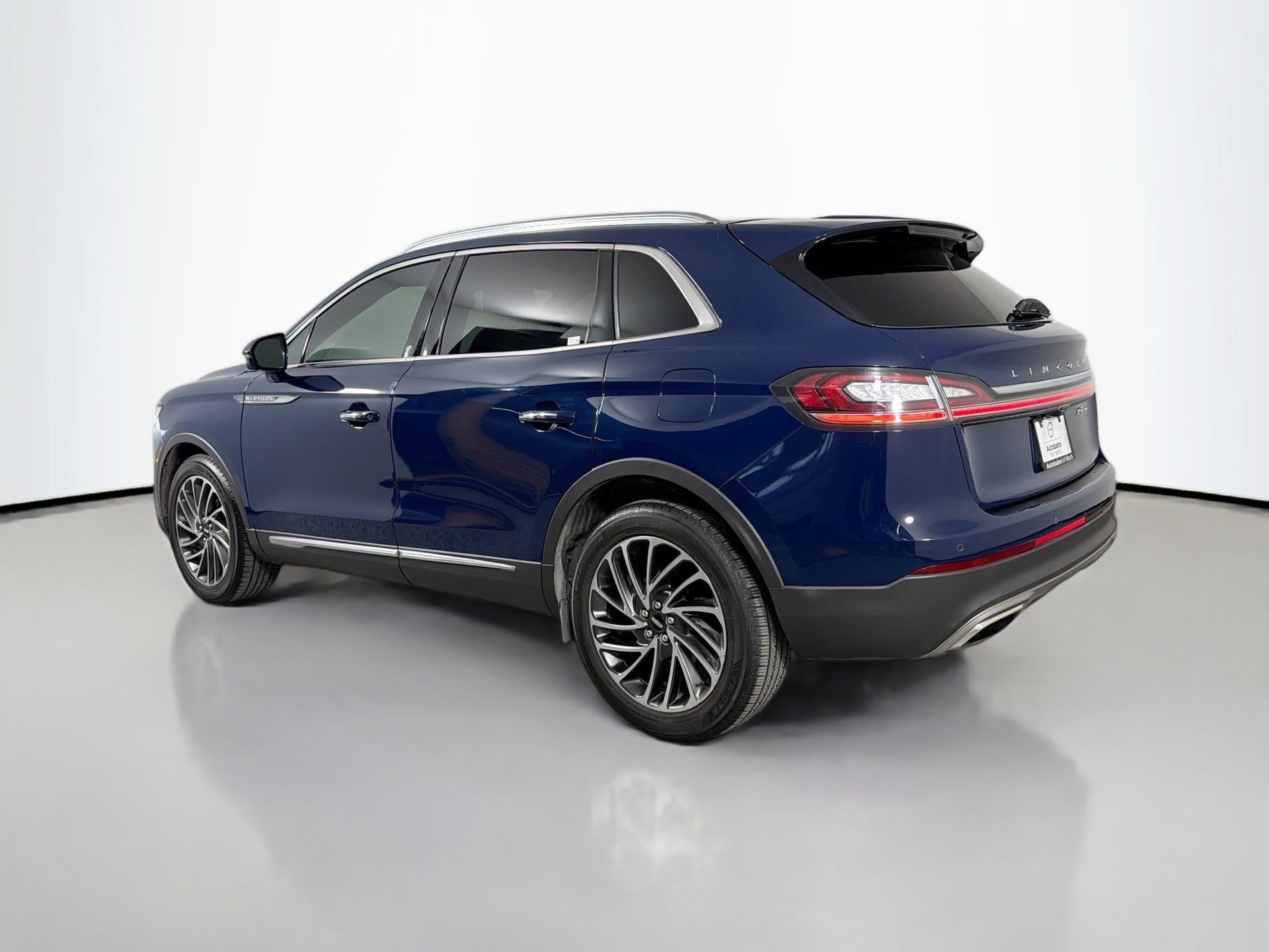 Used 2020 Lincoln Nautilus Reserve w/ Cargo Utility Package AWD/4WD image 8