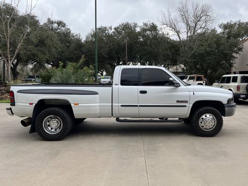Used 2001 Dodge Ram 3500 Truck SLT image 13