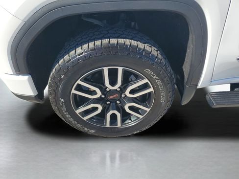 Used 2022 GMC Sierra 1500 AT4 w/ AT4 Preferred Package AWD/4WD image 10