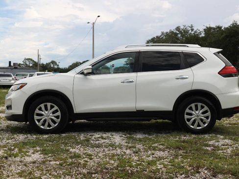 Used 2017 Nissan Rogue S w/ S Appearance Package FWD image 3