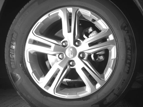 Used 2024 GMC Terrain SLE image 18