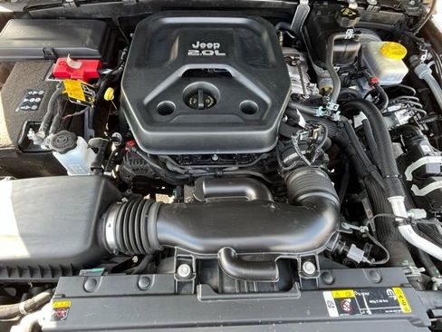 Used 2021 Jeep Wrangler Sport S image 33