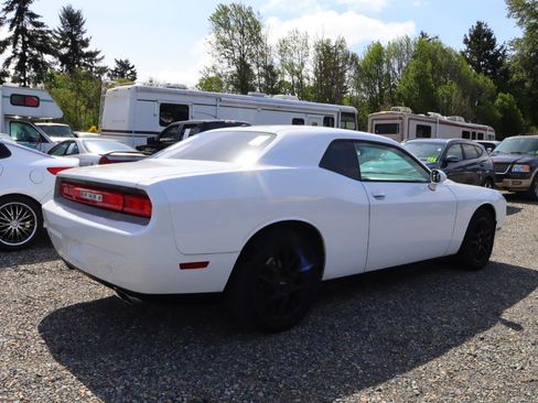 Used 2012 Dodge Challenger SXT Plus RWD image 3