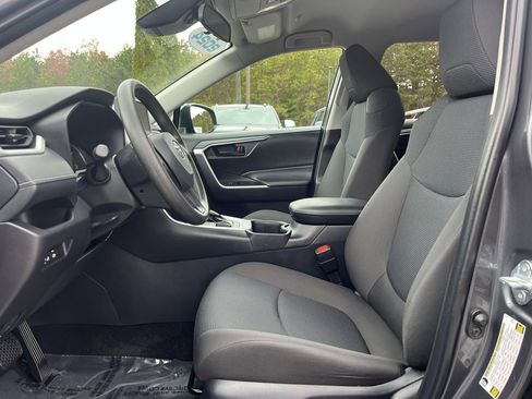 Used 2024 Toyota RAV4 LE image 10