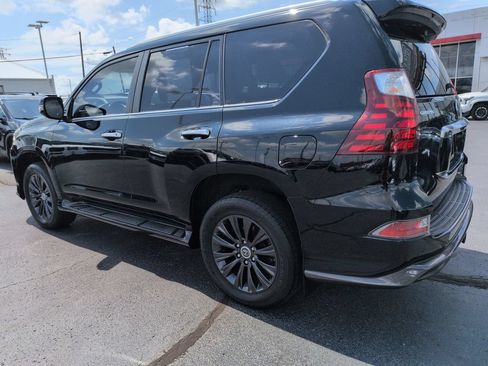 Used 2021 Lexus GX 460 Premium w/ Accessory Package AWD/4WD image 3