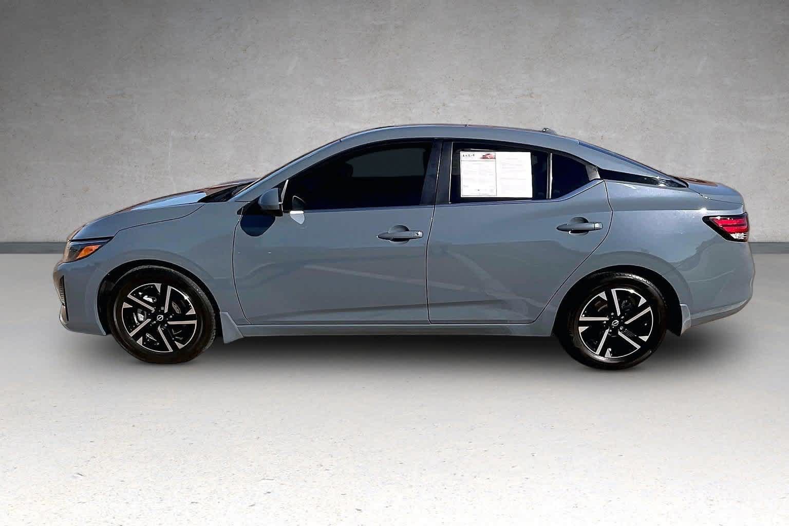 Used 2025 Nissan Sentra SV FWD image 3