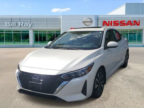 Used 2025 Nissan Sentra SV w/ SV Premium Package FWD image 2