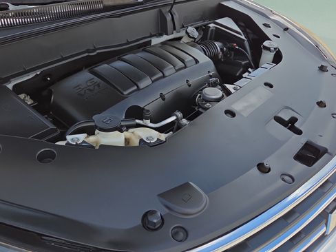 Used 2017 Chevrolet Traverse LT FWD image 20