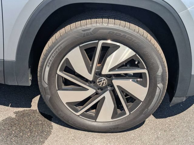 Used 2025 Volkswagen Atlas SEL AWD/4WD image 11
