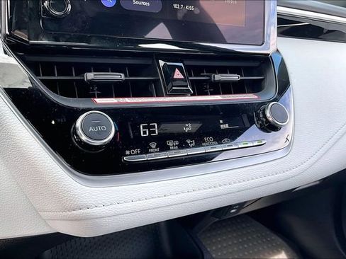 Used 2025 Toyota Corolla SE image 23