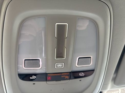 Certified 2023 Volvo XC60 B5 Plus w/ Climate Package AWD/4WD image 31