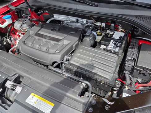 Used 2024 Volkswagen Tiguan SEL R-Line image 22