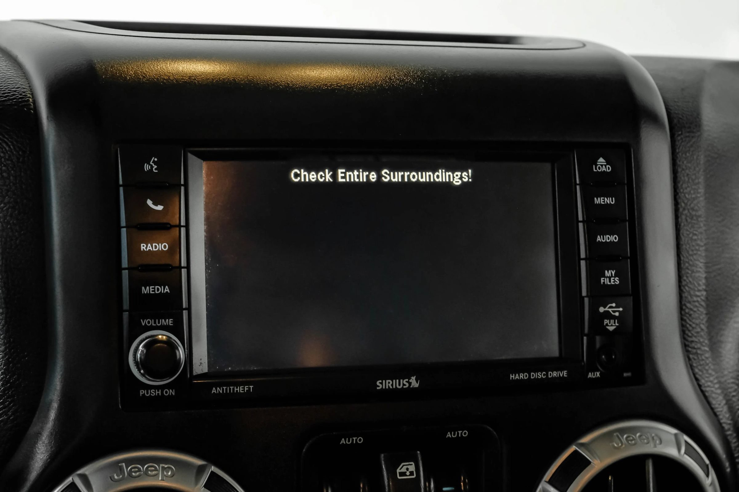 Used 2015 Jeep Wrangler Unlimited Rubicon w/ Connectivity Group AWD/4WD image 34