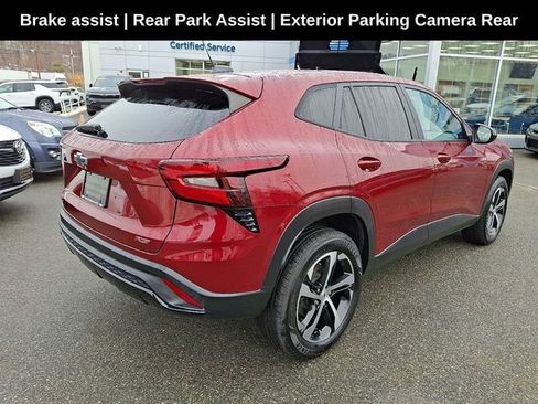 Used 2024 Chevrolet Trax RS w/ Driver Confidence Package image 9