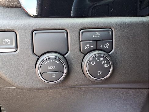 Used 2023 Chevrolet Silverado 1500 LT w/ Protection Package RWD image 19