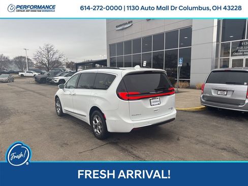 Used 2022 Chrysler Pacifica Limited image 6