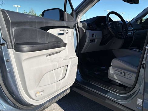 Used 2017 Honda Pilot Touring image 19
