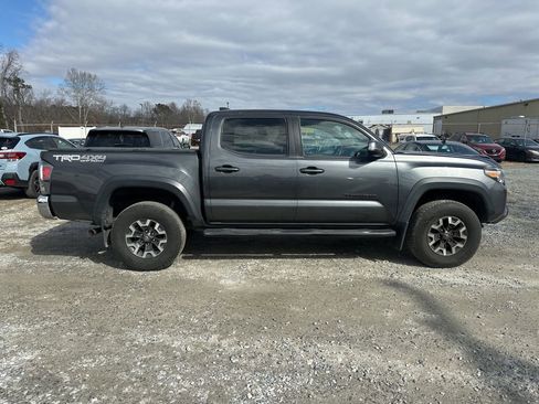 Used 2020 Toyota Tacoma TRD Off-Road image 6